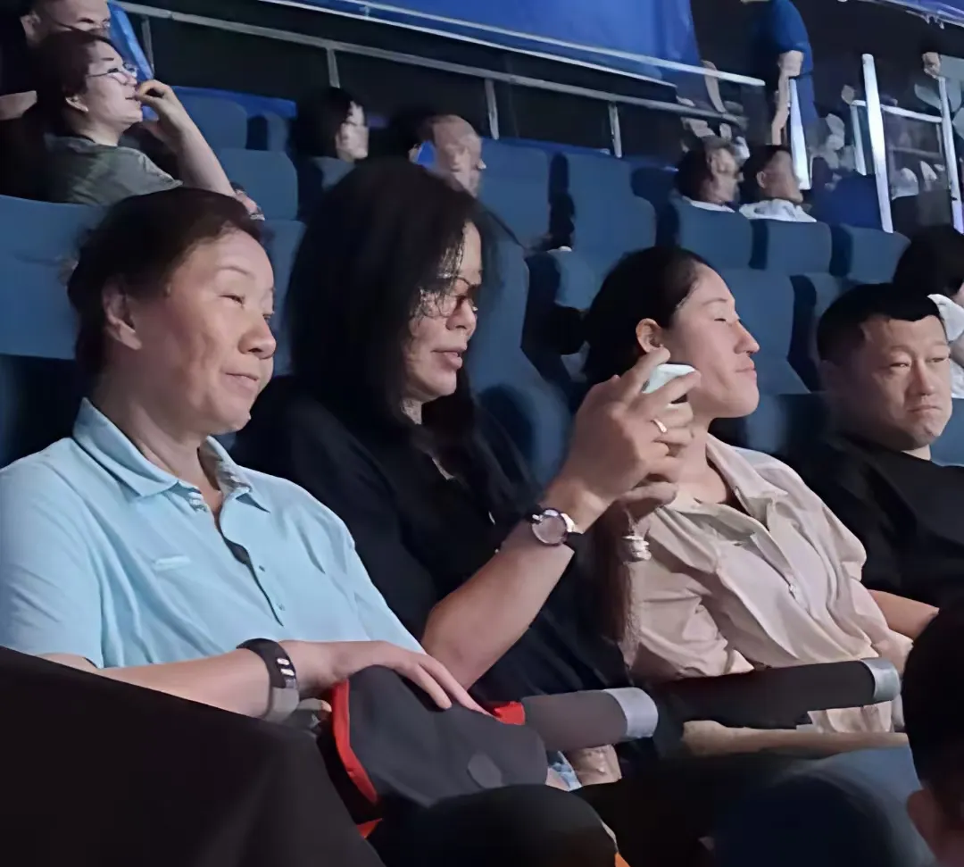 跆拳道赛场再起风云：岭南青龙队失利岭南火狐队，赛场气氛火爆目标直指冠军